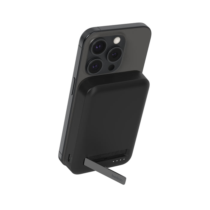Belkin BoostCharge | Magnetische draadloze 8.000mAh-powerbank met Qi2 + standaard - Zwart