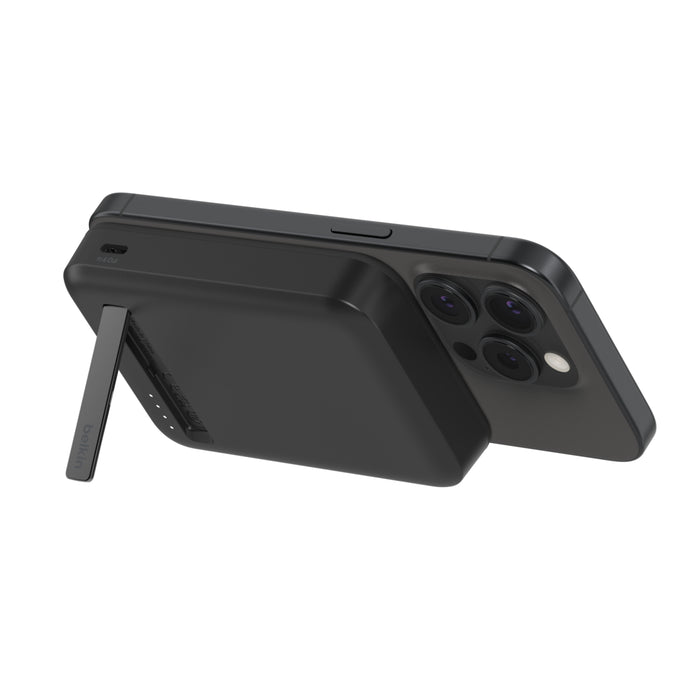 Belkin BoostCharge | Magnetische draadloze 8.000mAh-powerbank met Qi2 + standaard - Zwart