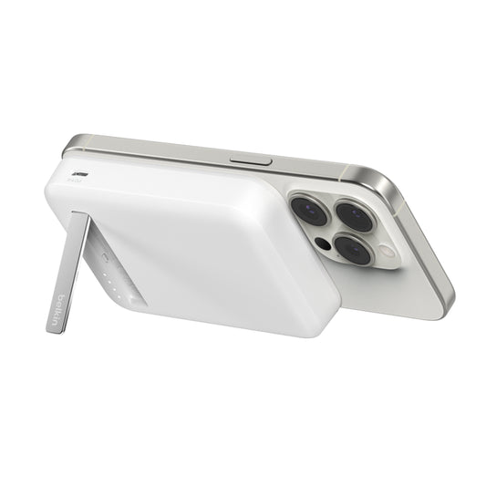 Belkin BoostCharge | Magnetische draadloze 8.000mAh-powerbank met Qi2 + standaard - Wit