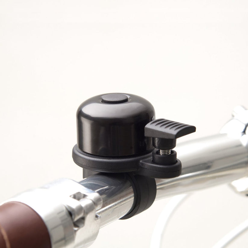 VIVEY Fietsbel Met AirTag-verbergplek – 360° Draaibaar, Past Op Stuur 15-35 Mm, Aluminium, Waterdicht