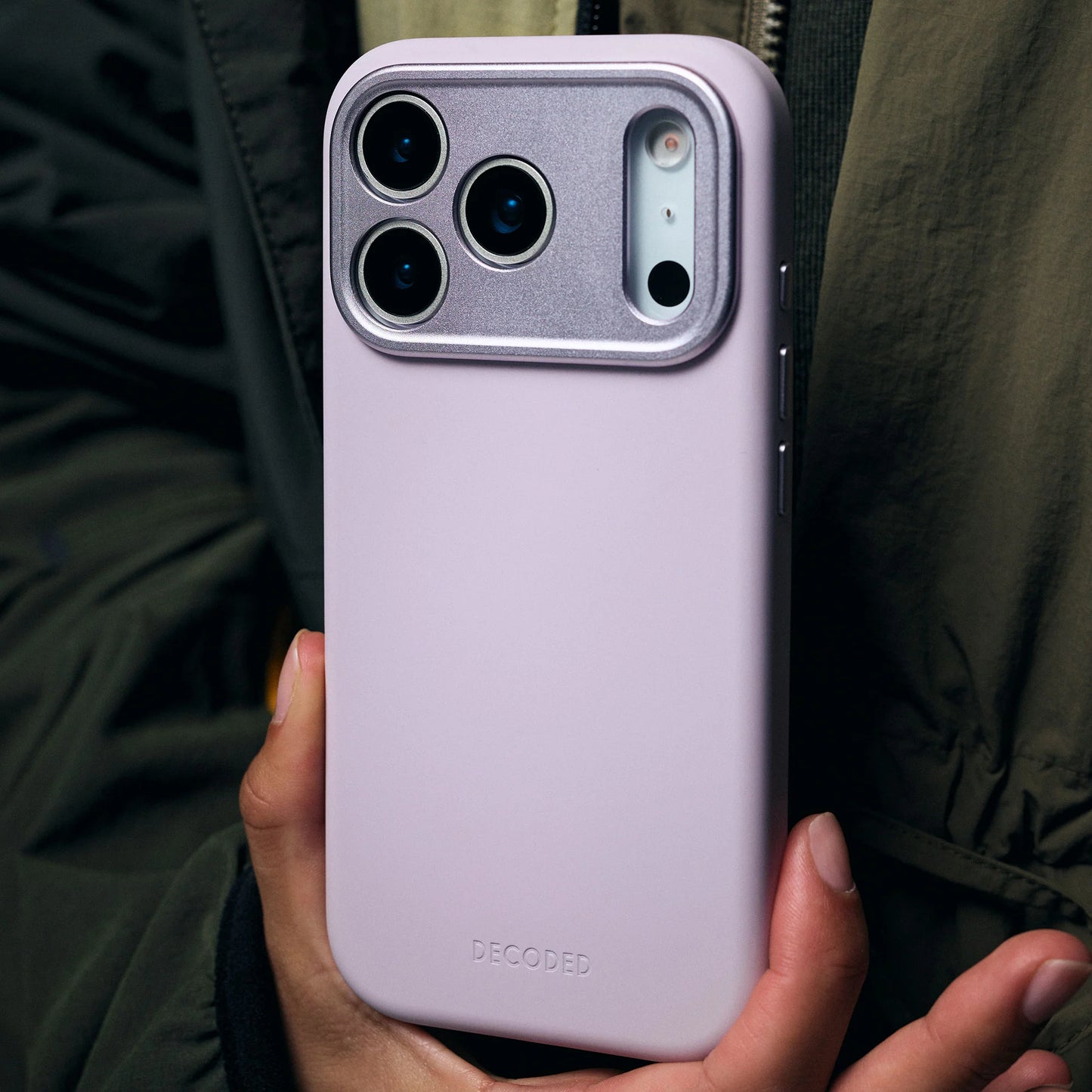 Decoded Antimicrobial Silicone Backcover voor iPhone 17 Pro - Lavendel