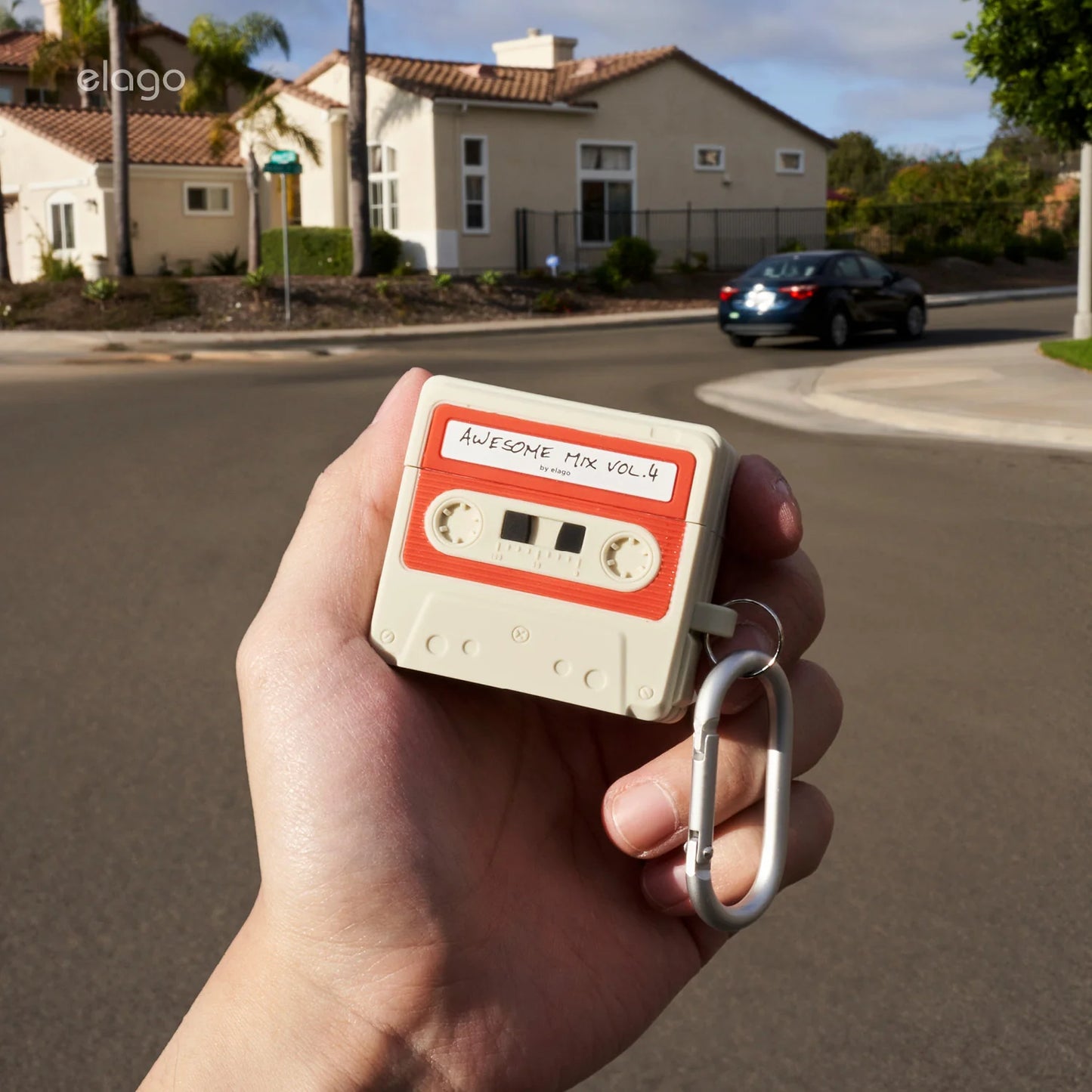 Elago Cassette Tape Hang Case voor AirPods 4 - Beige