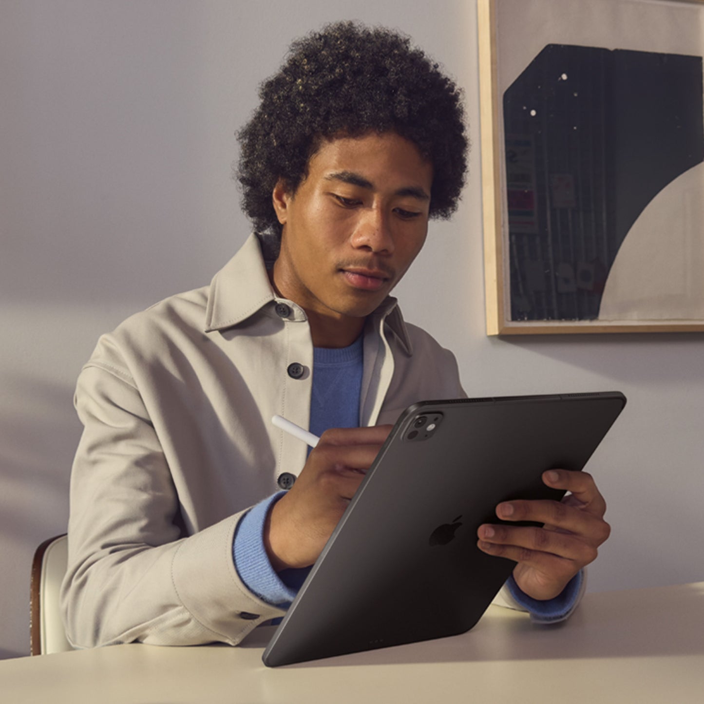 iPad_Pro_11-in_M5_Cellular_Space_Black_PDP_Image_Position_5__WWEN