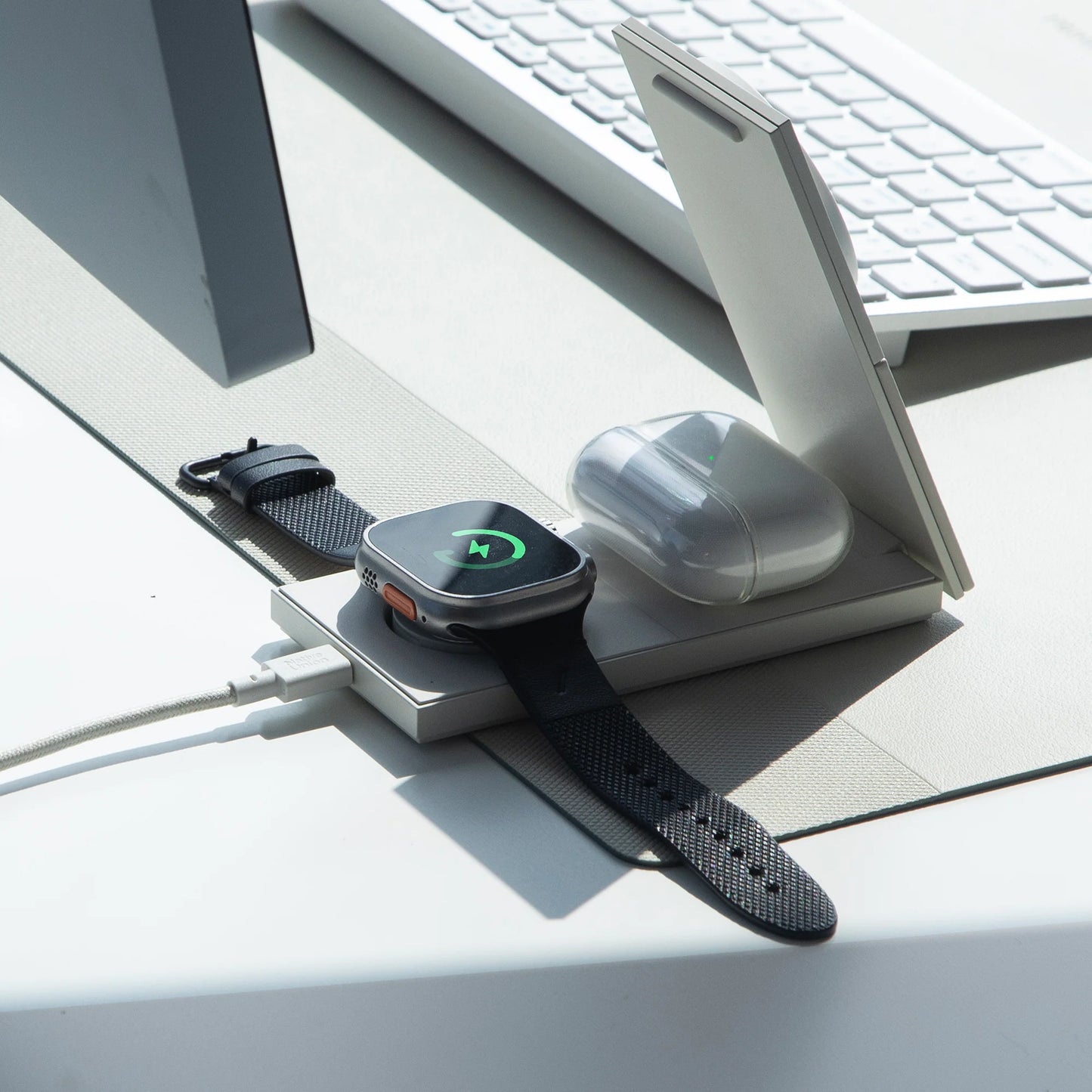 Native Union Rise | 3-in-1 magnetisch draadloze lader met Qi2 - Zandsteen