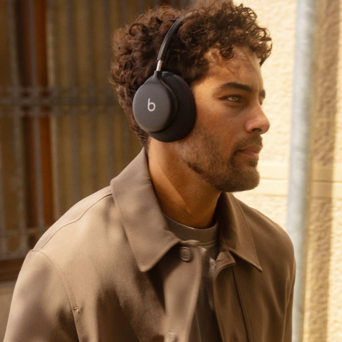 Beats 360 over-ear koptelefoon – Zwart + Zwarte kussens van hoogwaardig gebreid textiel