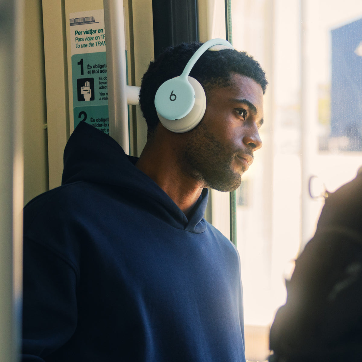 Beats 360 over-ear koptelefoon – Zachtblauw + Zachtblauwe kussens van hoogwaardig gebreid textiel
