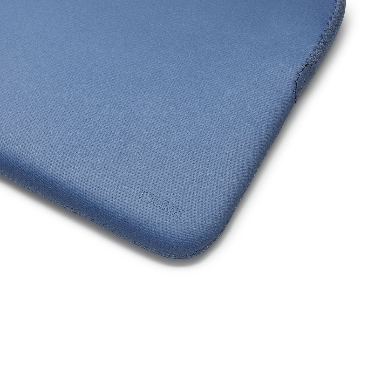 Trunk Housse en néoprène pour MacBook Neo - Indigo