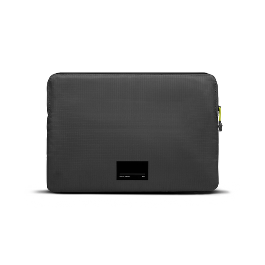Native Union Ultralight sleeve pour MacBook 15/16 pouces - Noir