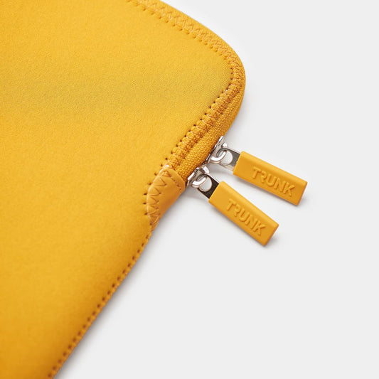 Trunk Neopreen hoes voor MacBook 13-inch - Goudgeel